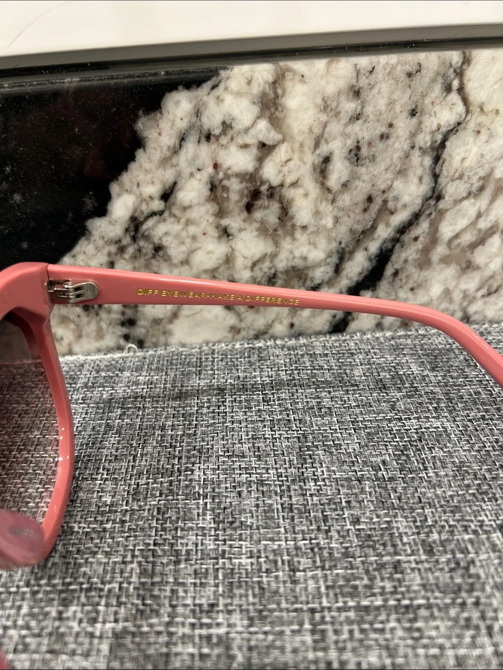 Diff Eyewear Matte Pink Cat-Eye Sunglasses with Gradient Lenses
